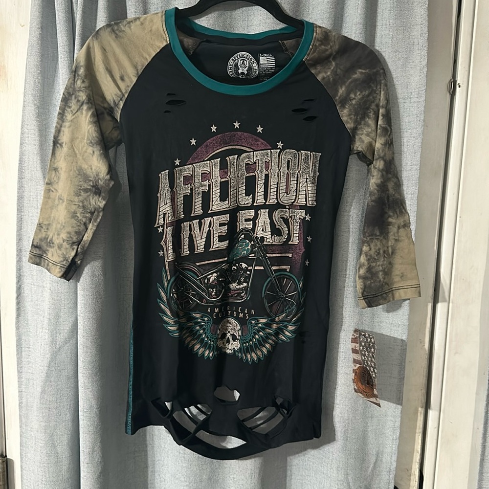 Women Affliction shirt size xs